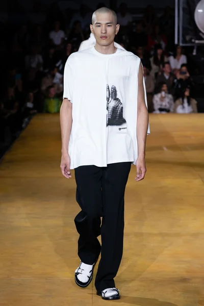 Look 69